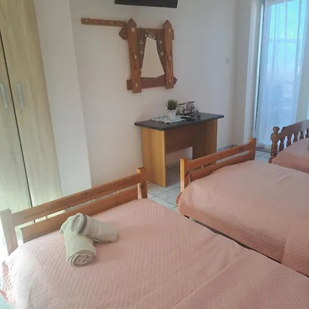 Tom's Place * Mesokhórion