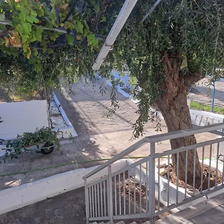 Tom's Place Lägenhet Mesokhórion